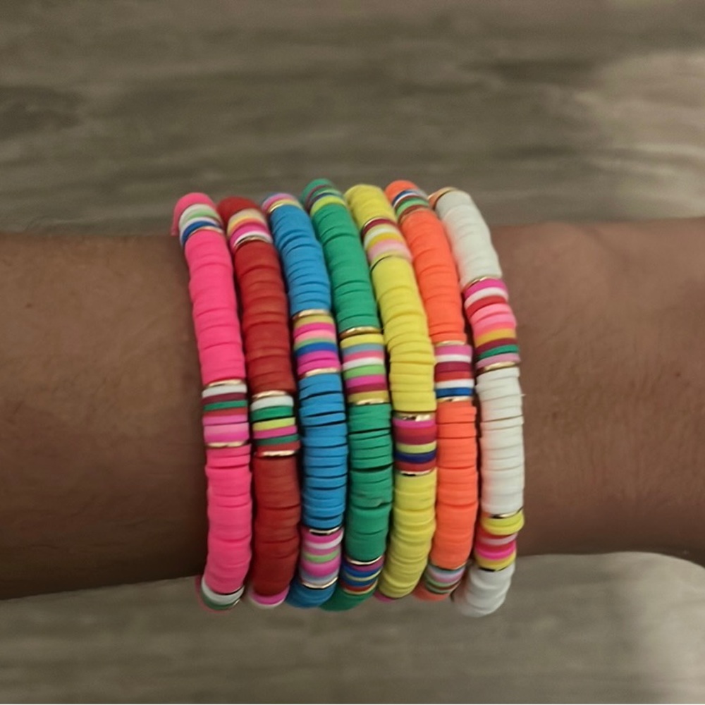 7 Colorful bracelets - Picture 2 of 2